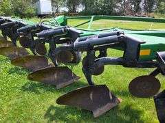 John Deere 3710 – 10 Bottom Onland Plow, Auto Reset with Coulters, Adjustable from 16” – 20” Widths,