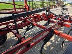 Case IH 48’ Tiger Mate II Tri Fold Digger, 7.60-15 Front Tires, 9.5-15 Tires on Wings and 11L-15 Tir