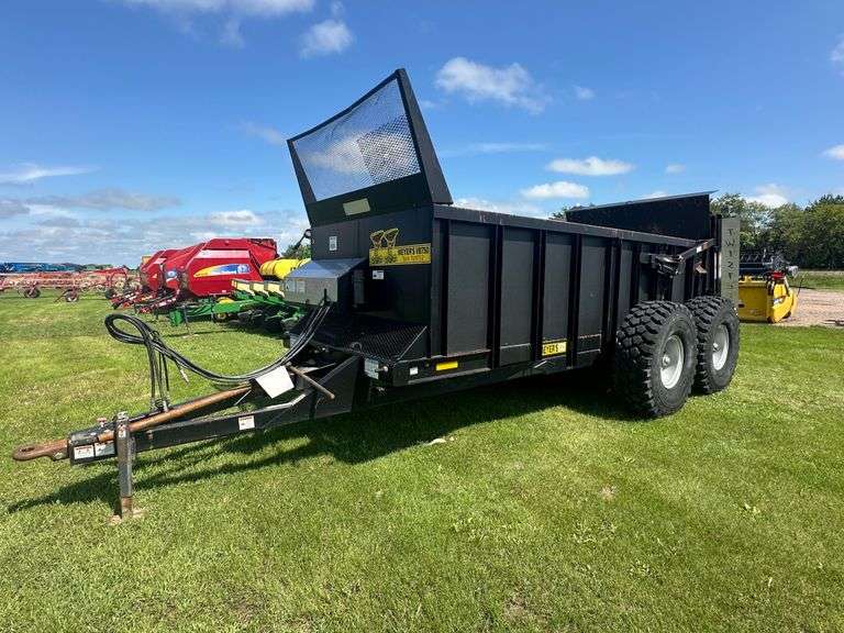 Myers VB750 Manure Spreader, Vertical Beater, Large 1000 PTO, Hydraulic Slop Gate, 16:00 x 20 Tires,