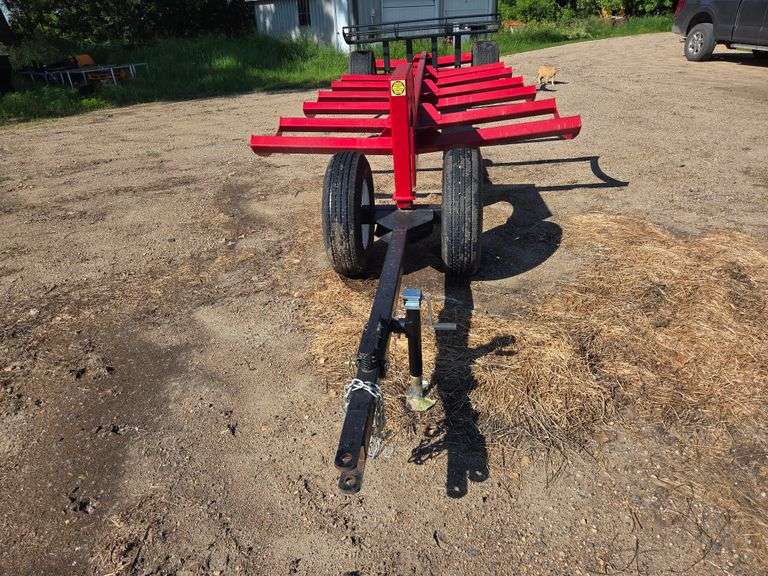Industires America 825 – 10 Bale Wagon, Tricycle Front, 445/50R22.5 Rear Tires, 235-80R16 Fronts, Ex