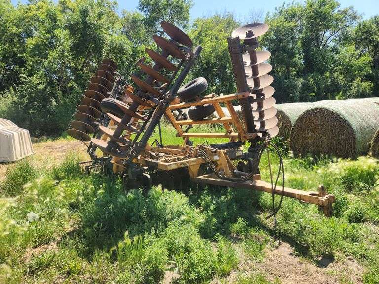 Amco F-15B Rockflex HD Disk, 26.5’ Wide, *Needs Repair, One Wing Cylinder is Missing, One Wing Wheel