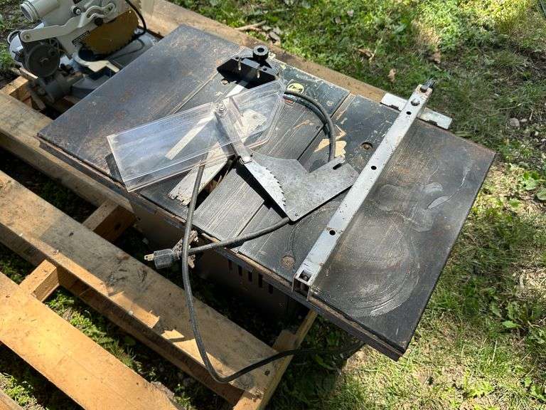 Black and Decker Table Saw, 8” Blade