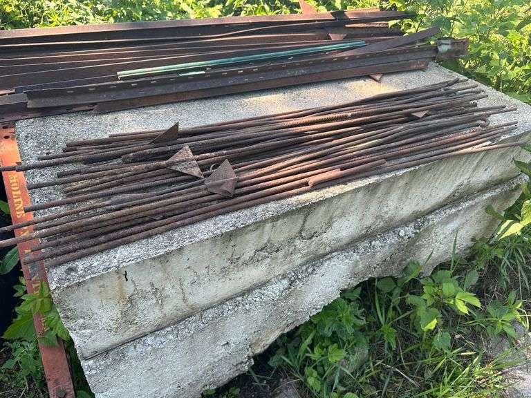(39) Steel Electric Fence Posts, Buying All for One Money