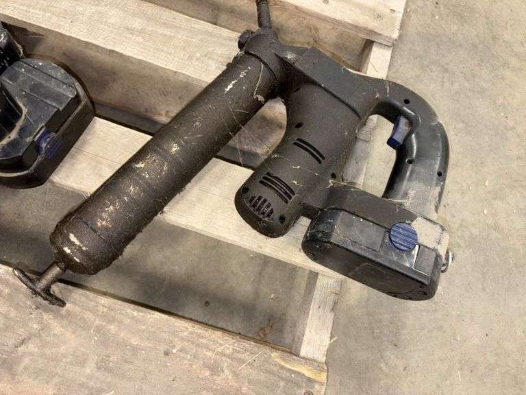 Electric Grease Gun, with (2) Good Batteries, Charger