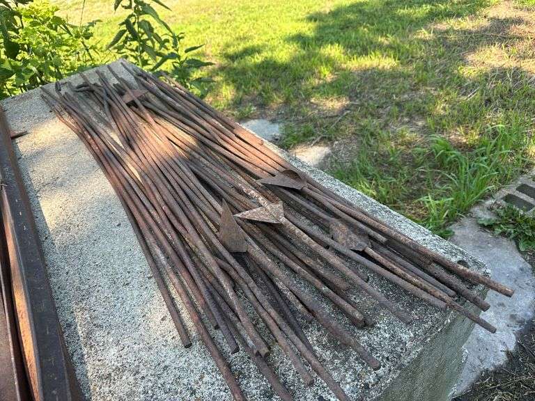 (39) Steel Electric Fence Posts, Buying All for One Money