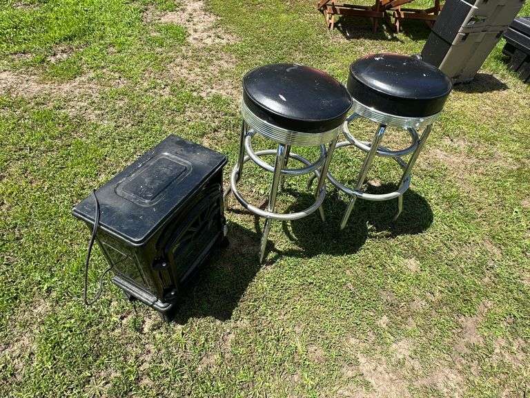 2 Round Stools and Electric Space Heater, Buying All for One Money