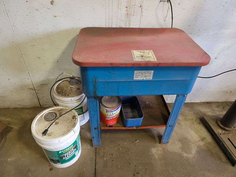 Astro Power Model APW-1 Parts Washer, Comes with (2) 5 Gallon Jugs of Parts Cleaner and 1 Gallon of 
