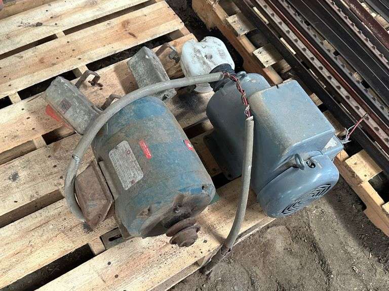 3hp Electric Motor, 220V and 2nd One is Locked Up