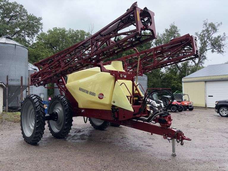 Hardi Navigator 6000 Sprayer, 132’ Boom, 6 Section, 1650 Gal, Boom Rinse, Hand Rinse, Boom Height, I