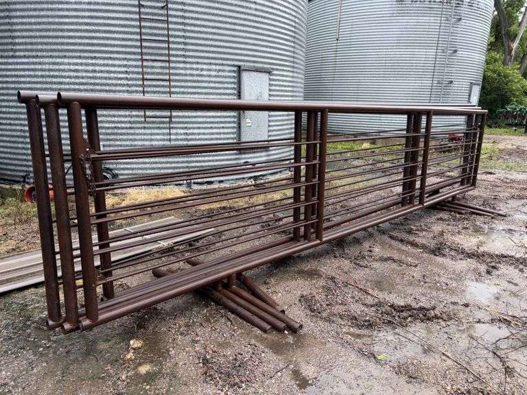 (4) Stand Alone Panels, 24’