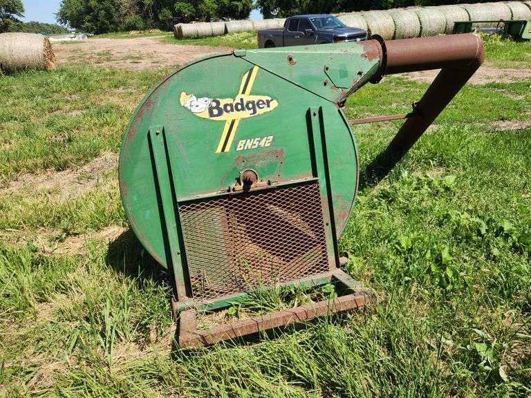 Badger Silage Blower Converted to Bunk Blower, 540 PTO, In Working Order Per Seller. This Item is Lo
