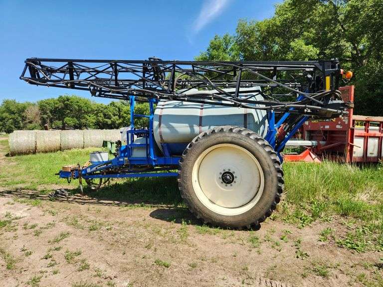 Flexcoil New Holland SF 115 Sprayer, 90’ Boom, 1,500 Gallon Tank, Wash Tank, Hand Spray Gun, Ace PTO