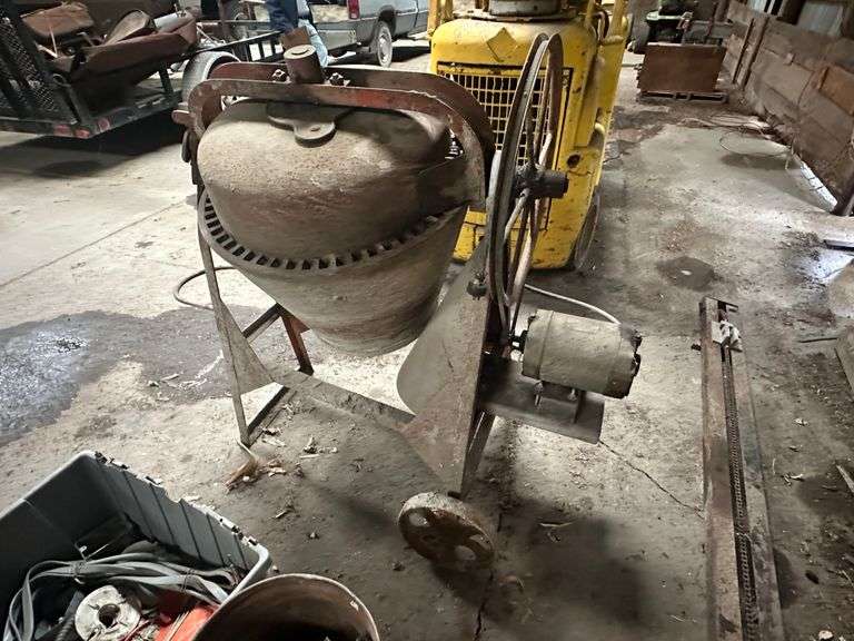 Portable Cement Mixer on Wheels with Electric Motor