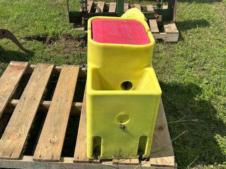 Ritchie Waterer, Has Crack that Cab be Repaired in Bowl Per Seller
