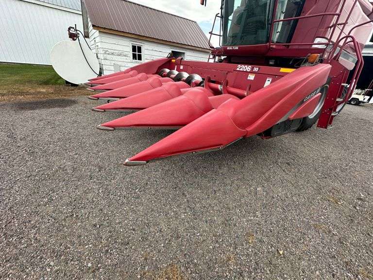 2003 IH Model 2206 Corn Head, 6 Row 30”, Height Control Poly Snoots, SN: 034233