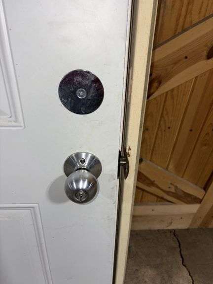 36” Metal Door, with Casing, Knob, RH Swing, *door is used