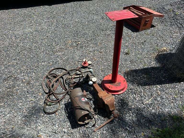 Vice, Grinder with Stand and Acetylene Hoses and Gauges