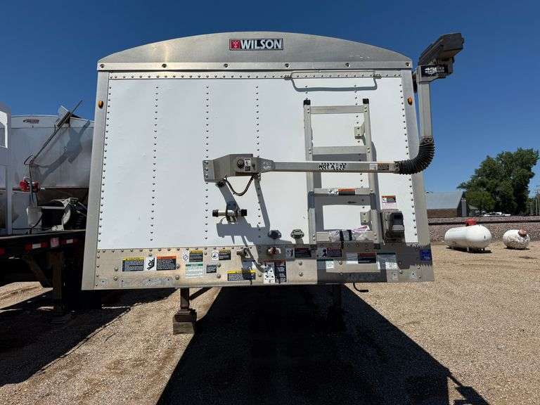 2018 Wilson Commander Hopper Bottom Trailer, Air Ride, 60” Sides x 41’ Long, 11R22.5 Tires on Alumin