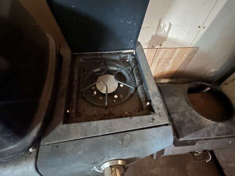 Uni Flame Gas Operated Grill, Comes with LP Tank