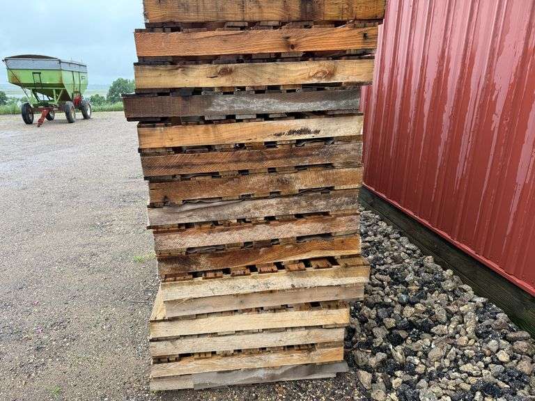 Approx. 64 Wooden Pallets