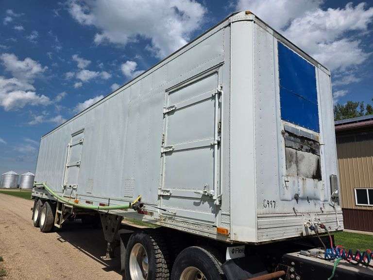 2001 Utility 38’ Enclosed Water Trailer, (4) 1500 Gallon Tanks, (2) 30 Gallon Inductors, Honda GX160