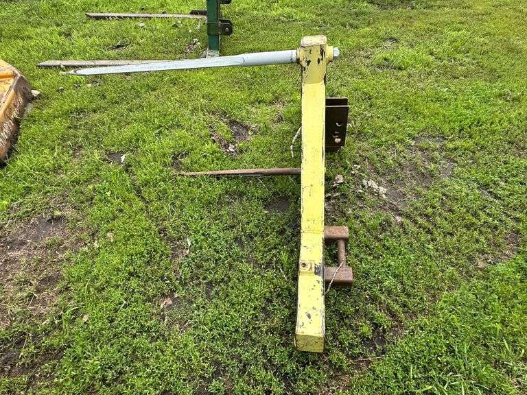 3pt Bale Spear, Heavy Duty Spear, Fits Cat 2 or 3 Quick Hitch