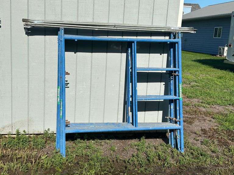 3 Sets of 5x7 Scaffolding, with Cross Braces, Buying All for One Money. This Item is Located in Sout