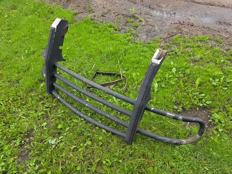 Grill Guard off 2004 Dodge Pickup, Should Fit ’03 – ’05, Possibly More