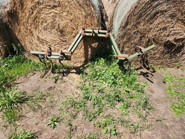 Lorenz 3pt Track Wacker, CAT 2. This Item is Located in South Dakota, Therefore South Dakota Sales T