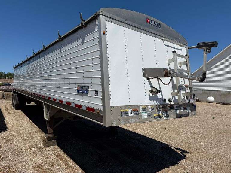 2018 Wilson Commander Hopper Bottom Trailer, Air Ride, 60” Sides x 41’ Long, 11R22.5 Tires on Alumin