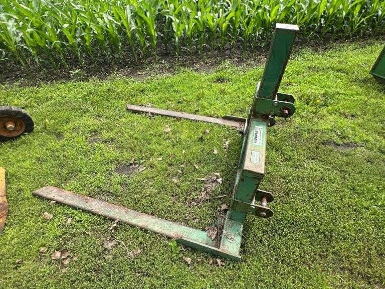Double L Model 700 Round Bale Mover, 3pt Hookup