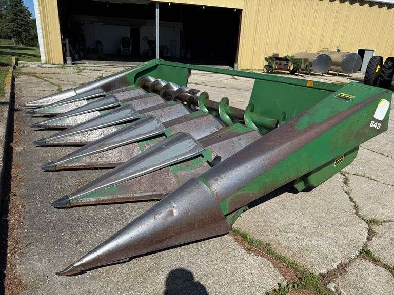 John Deere 643 Corn Head, 6 Row 30”. This Item is Located in South Dakota, Therefore South Dakota Sa