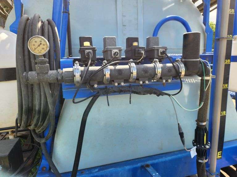 Flexcoil New Holland SF 115 Sprayer, 90’ Boom, 1,500 Gallon Tank, Wash Tank, Hand Spray Gun, Ace PTO