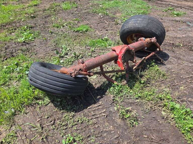 IH Wide Front off IH 656 Tractor