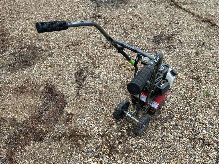 Earthquake Model MC-440 9” Tiller, Viper 40CC 4 Cylinder Engine, Approx 3 Years Old with Very Little