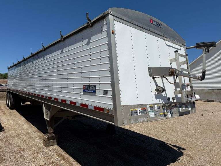 2018 Wilson Commander Hopper Bottom Trailer, Air Ride, 60” Sides x 41’ Long, 11R22.5 Tires on Alumin