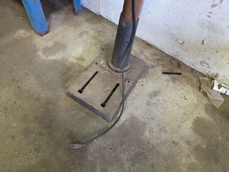 Delta Model 17-950L Drill Press, 1/2hp Motor, *Must be Picked Up By Friday, July 25th. No Exceptions