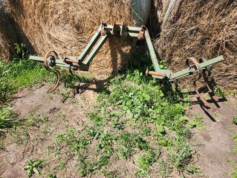 Lorenz 3pt Track Wacker, CAT 2. This Item is Located in South Dakota, Therefore South Dakota Sales T