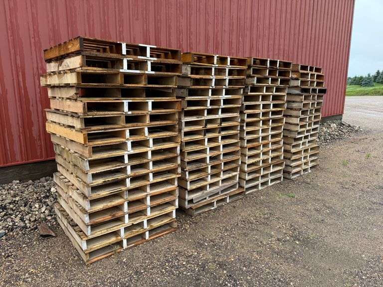 Approx. 64 Wooden Pallets