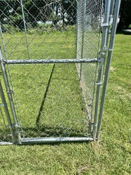 10’ x 6’ Chain Link Dog Kennel, 3 Years Old, Low Use, In Good Shape Except Where Dog Tore the Bottom