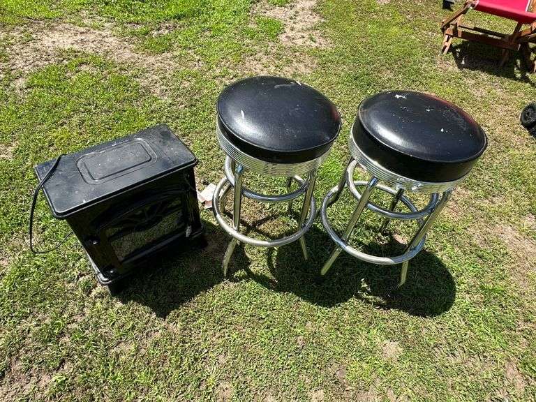 2 Round Stools and Electric Space Heater, Buying All for One Money