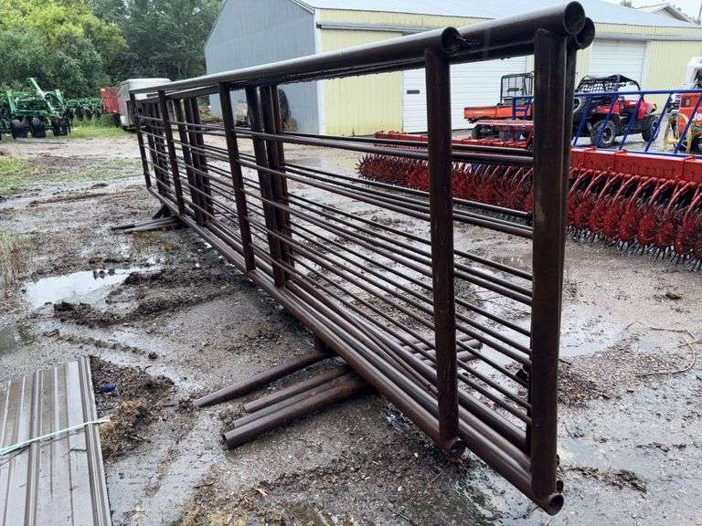 (4) Stand Alone Panels, 24’