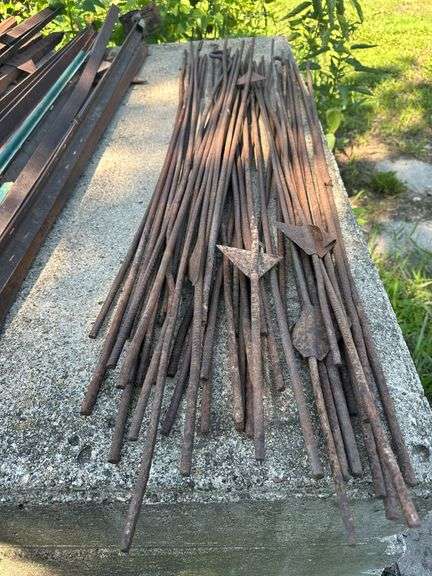 (39) Steel Electric Fence Posts, Buying All for One Money