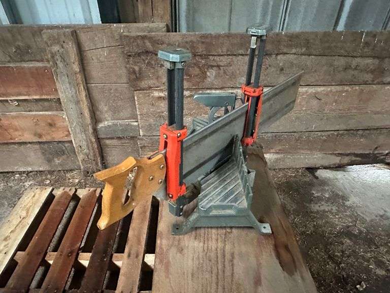 Hand Miter Saw