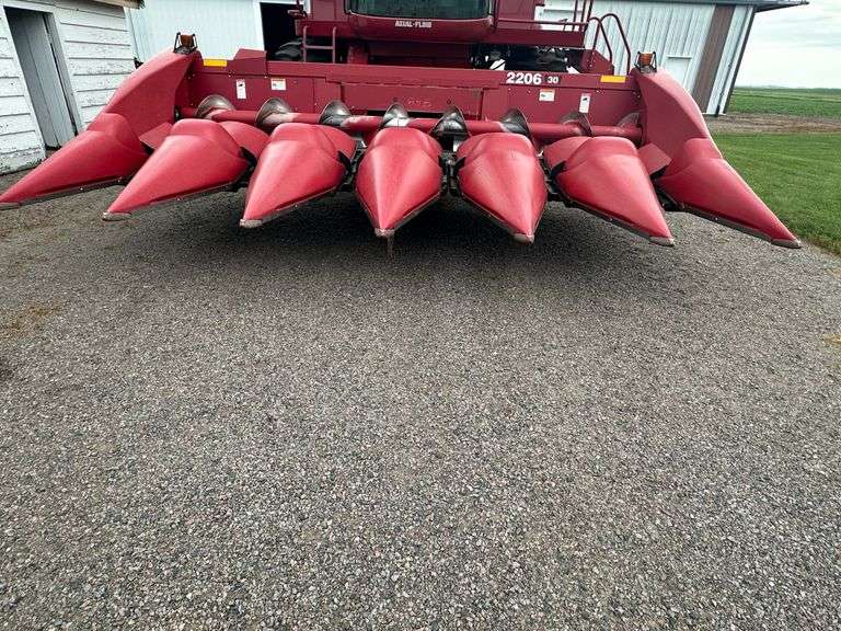 2003 IH Model 2206 Corn Head, 6 Row 30”, Height Control Poly Snoots, SN: 034233