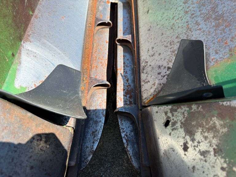 John Deere 643 Corn Head, 6 Row 30”. This Item is Located in South Dakota, Therefore South Dakota Sa