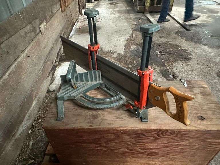 Hand Miter Saw