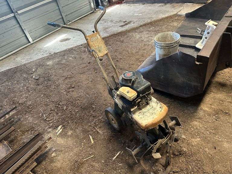 Deluxe Front Tine Tiller, Needs a Tune Up