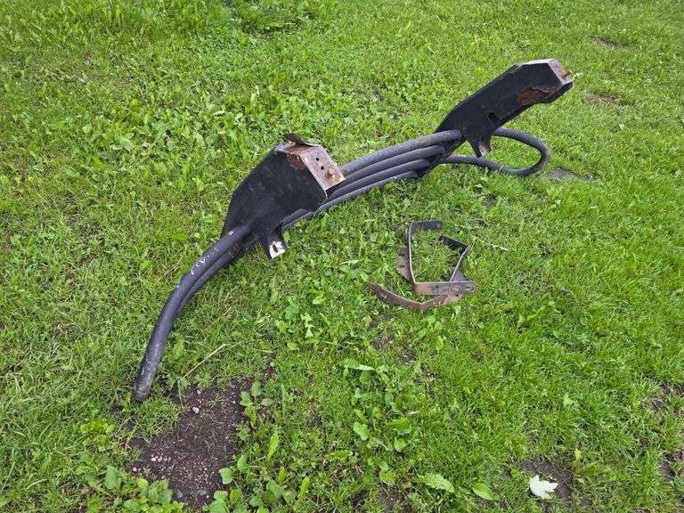 Grill Guard off 2004 Dodge Pickup, Should Fit ’03 – ’05, Possibly More