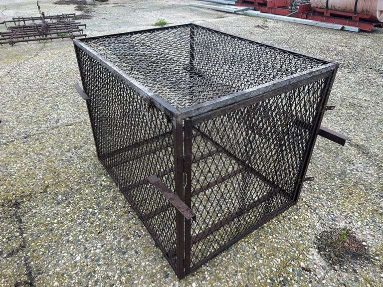 Metal Animal Cage, 3’ x 4’ x 3’